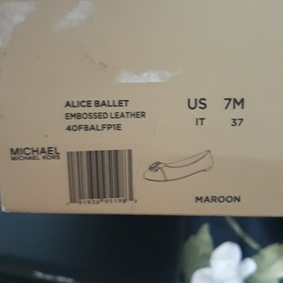 shoes - Picture 3 of 3